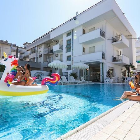 Hotel Giovanella Bellaria-Igea Marina Esterno foto