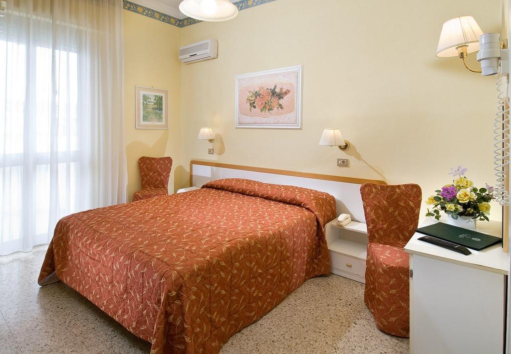 Hotel Giovanella Bellaria-Igea Marina Esterno foto