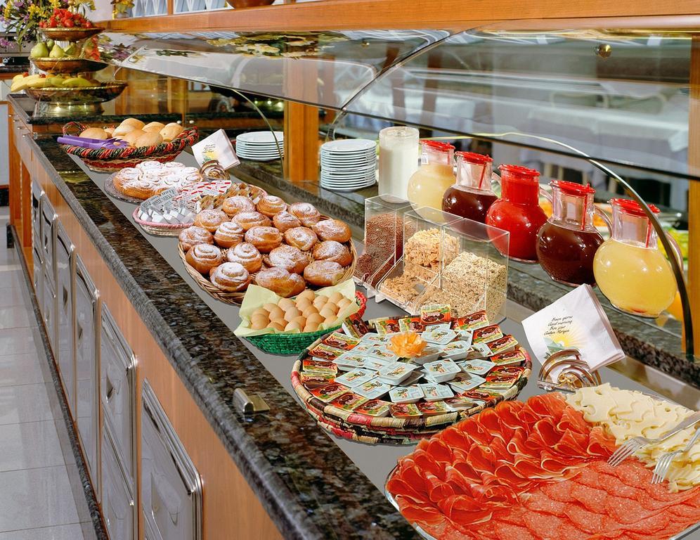 Hotel Giovanella Bellaria-Igea Marina Esterno foto