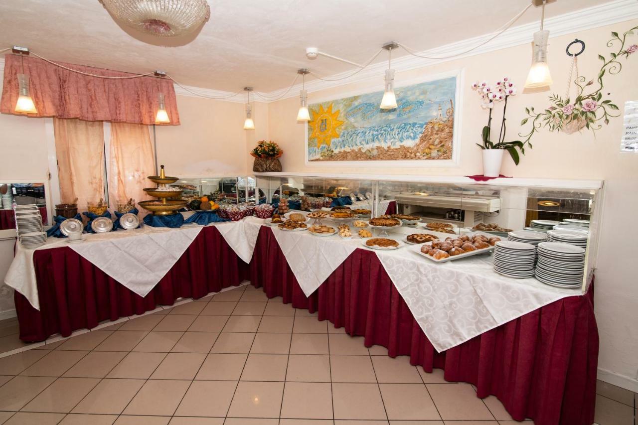 Hotel Giovanella Bellaria-Igea Marina Esterno foto