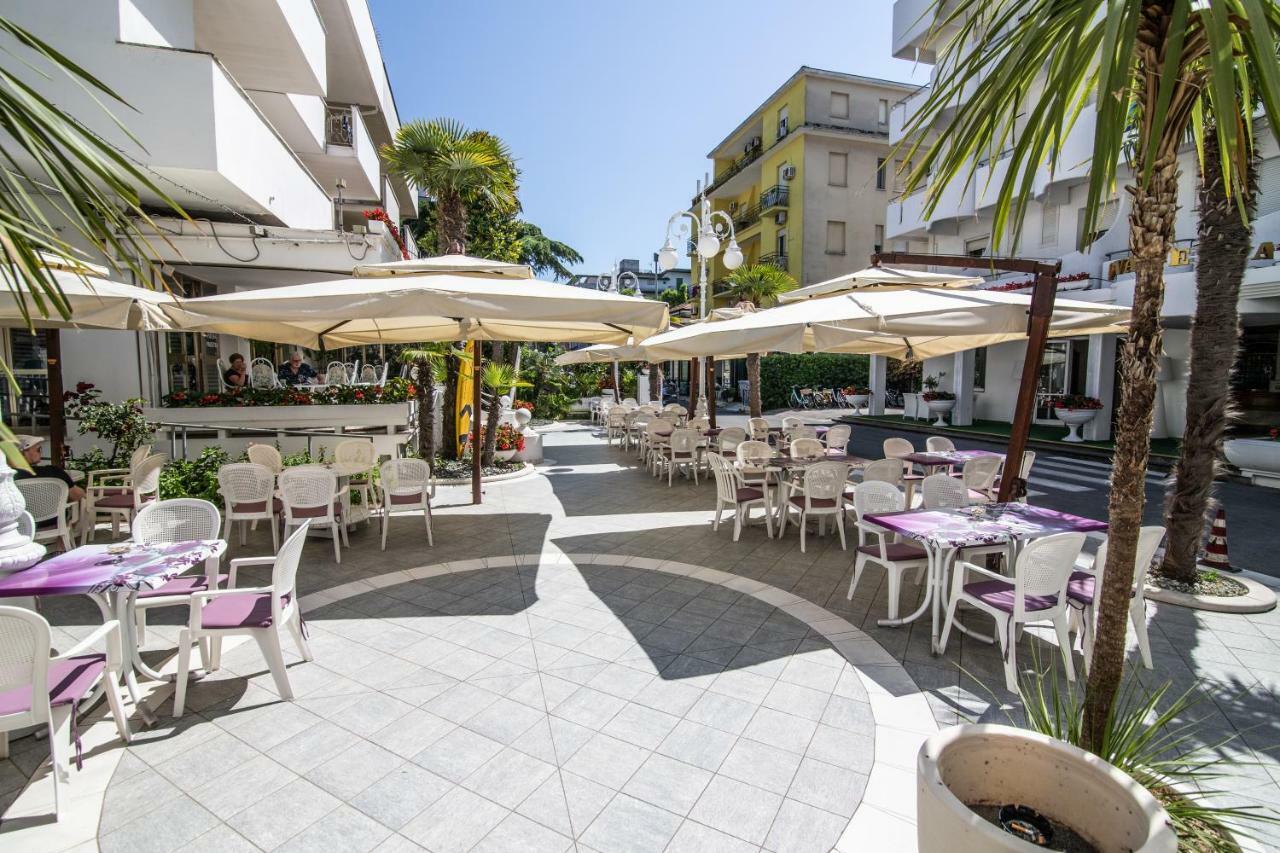 Hotel Giovanella Bellaria-Igea Marina Esterno foto