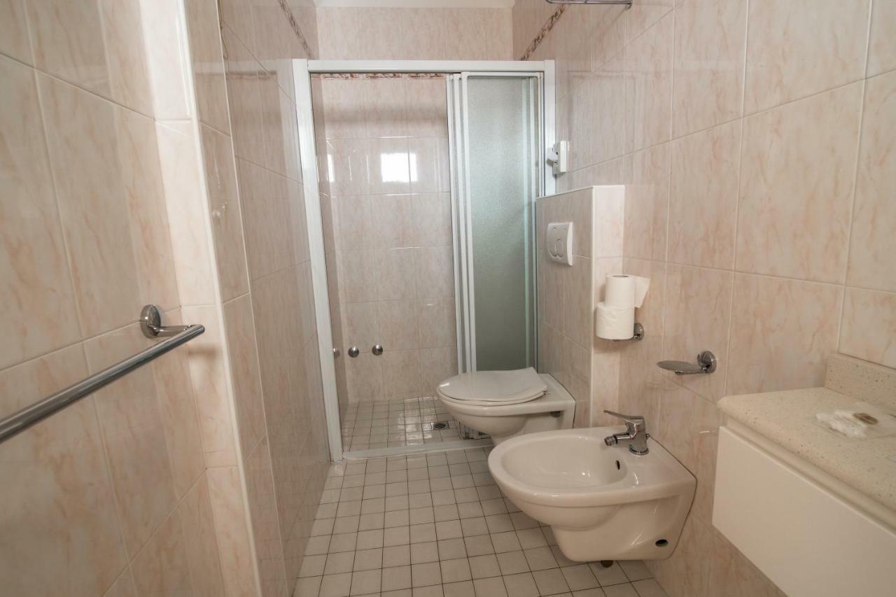 Hotel Giovanella Bellaria-Igea Marina Esterno foto