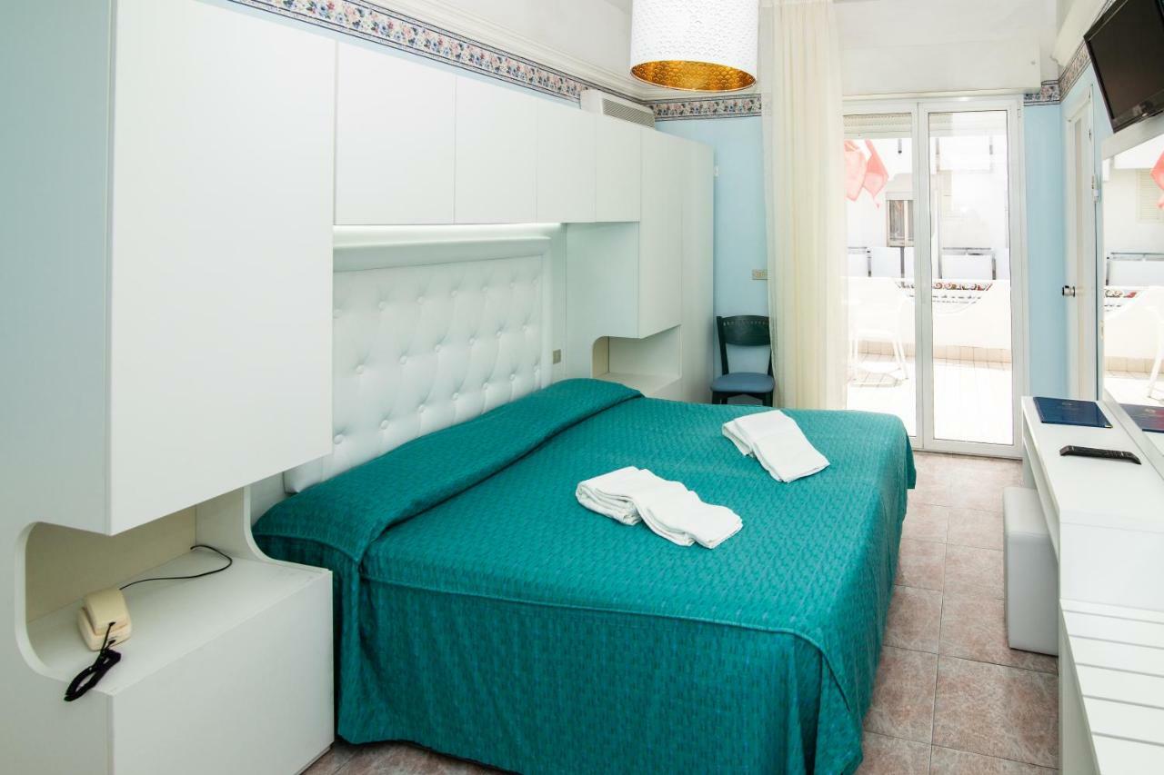 Hotel Giovanella Bellaria-Igea Marina Esterno foto