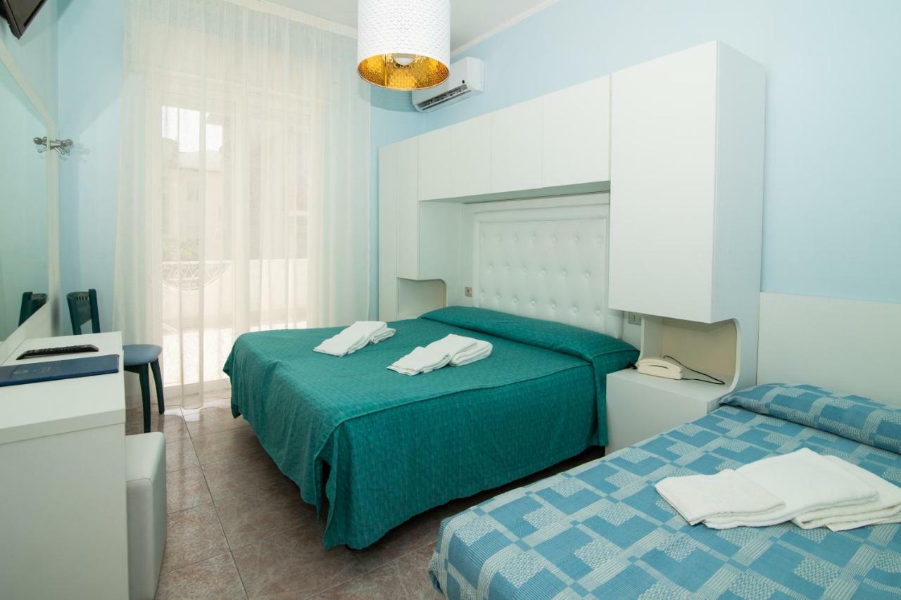 Hotel Giovanella Bellaria-Igea Marina Esterno foto