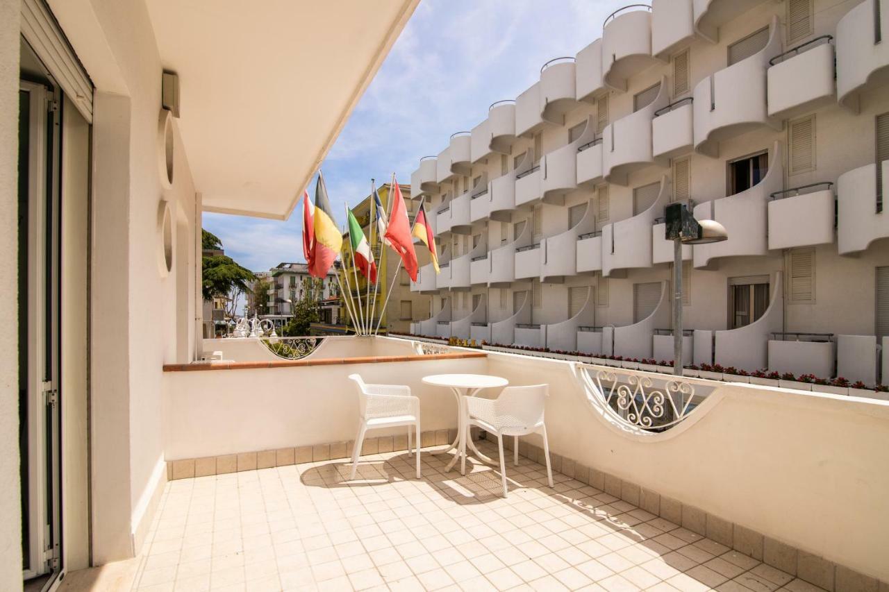 Hotel Giovanella Bellaria-Igea Marina Esterno foto
